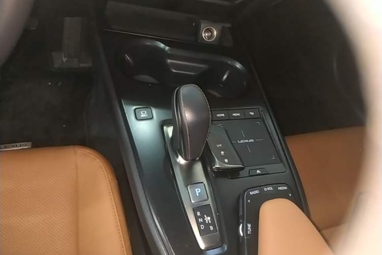 Used Lexus UX New Energy 2020 300e Pure·Joy Edition Gear Lever
