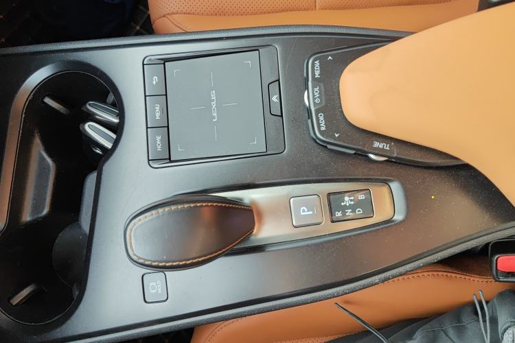 Used Lexus UX New Energy 2020 300e Pure·Joy Edition Gear Lever
