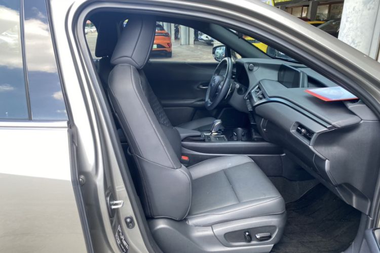 Used Lexus UX New Energy 2020 300e Pure·Joy Edition Interior 10