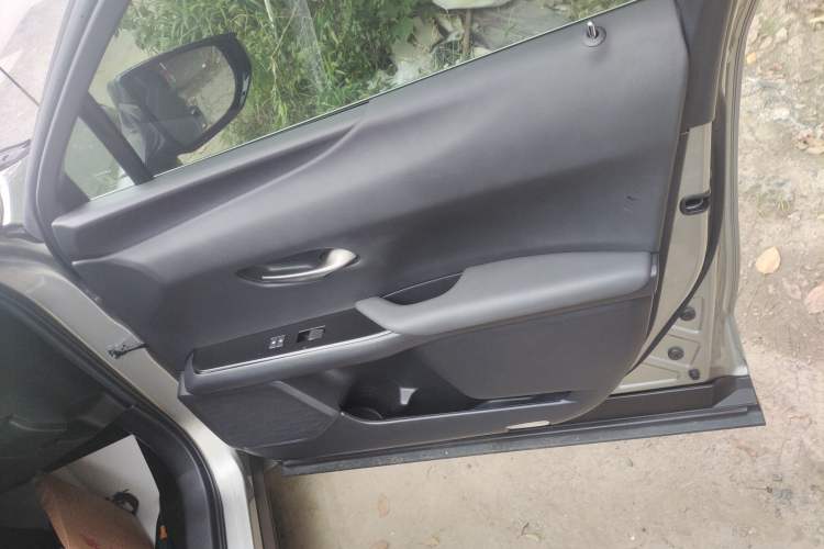 Used Lexus UX New Energy 2020 300e Pure·Joy Edition Interior 5
