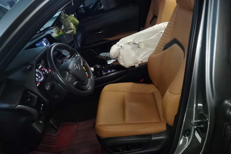 Used Lexus UX New Energy 2020 300e Pure·Joy Edition Left Front Seat