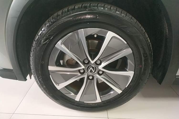 Used Lexus UX New Energy 2020 300e Pure·Joy Edition Left Front Wheel Hub