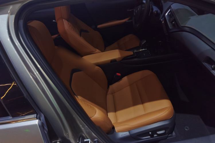 Used Lexus UX New Energy 2020 300e Pure·Joy Edition Right Front Seat