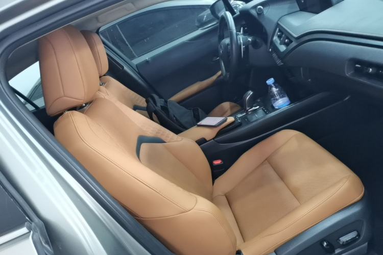 Used Lexus UX New Energy 2020 300e Pure·Joy Edition Right Front Seat