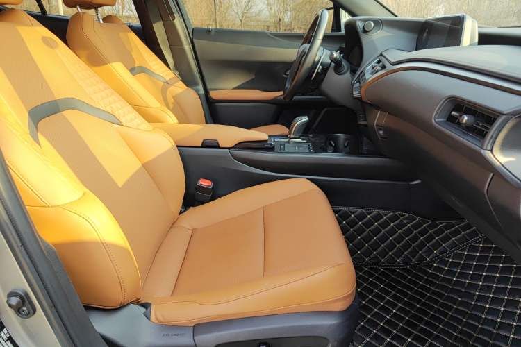 Used Lexus UX New Energy 2020 300e Pure·Joy Edition Right Front Seat