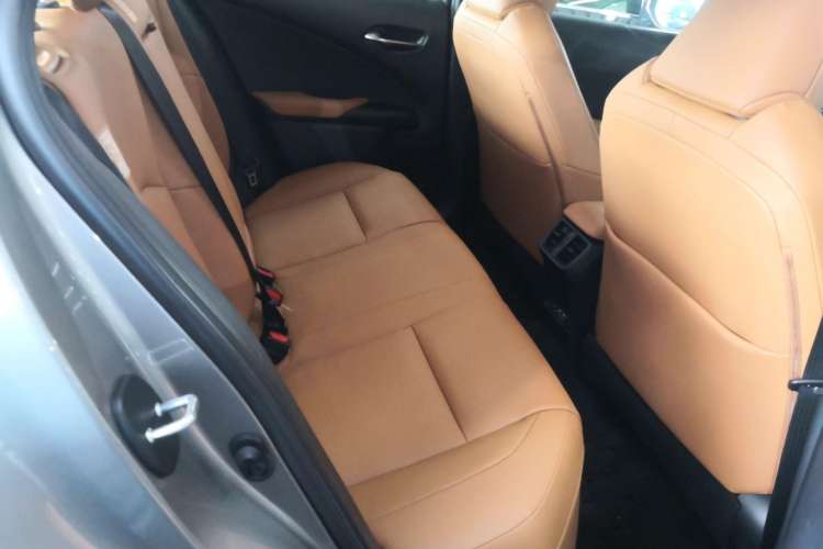 Used Lexus UX New Energy 2020 300e Pure·Joy Edition Right Rear Seat