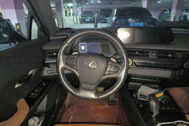 Used Lexus UX New Energy 2020 300e Pure·Joy Edition Steering Wheel