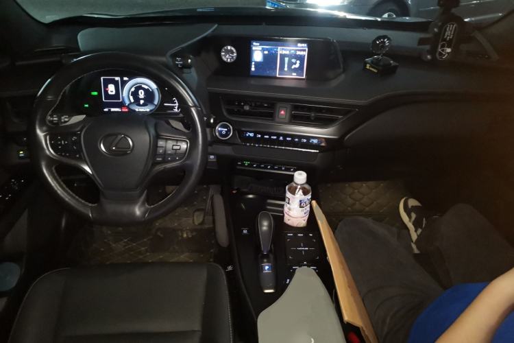 Used Lexus UX New Energy 2020 300e Pure·Joy Edition Center Console