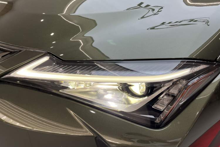 Used Lexus UX New Energy 2020 300e Pure·Joy Edition Exterior 9