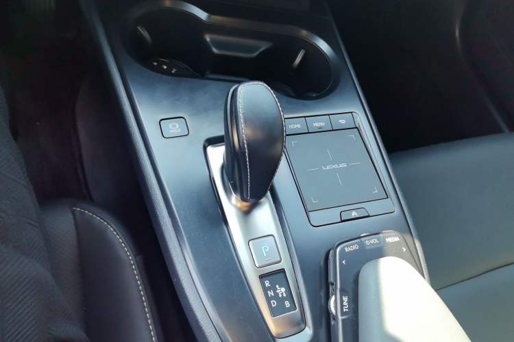Used Lexus UX New Energy 2020 300e Pure·Joy Edition Gear Lever