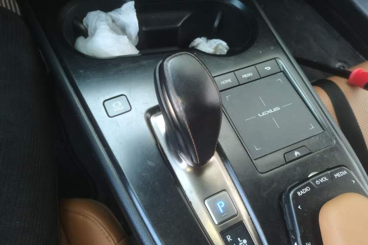 Used Lexus UX New Energy 2020 300e Pure·Joy Edition Gear Lever