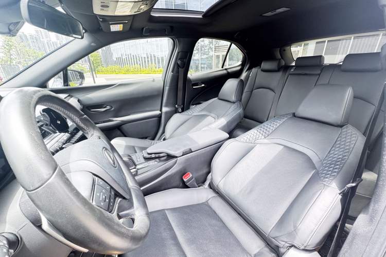 Used Lexus UX New Energy 2020 300e Pure·Joy Edition Interior 4