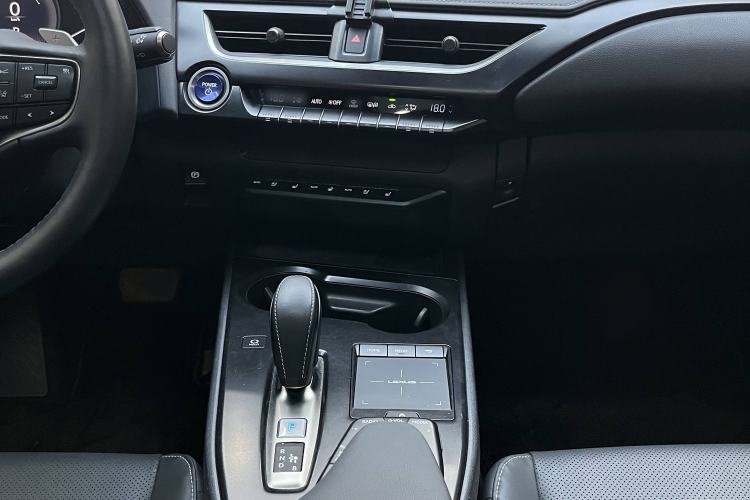 Used Lexus UX New Energy 2020 300e Pure·Joy Edition Interior 4