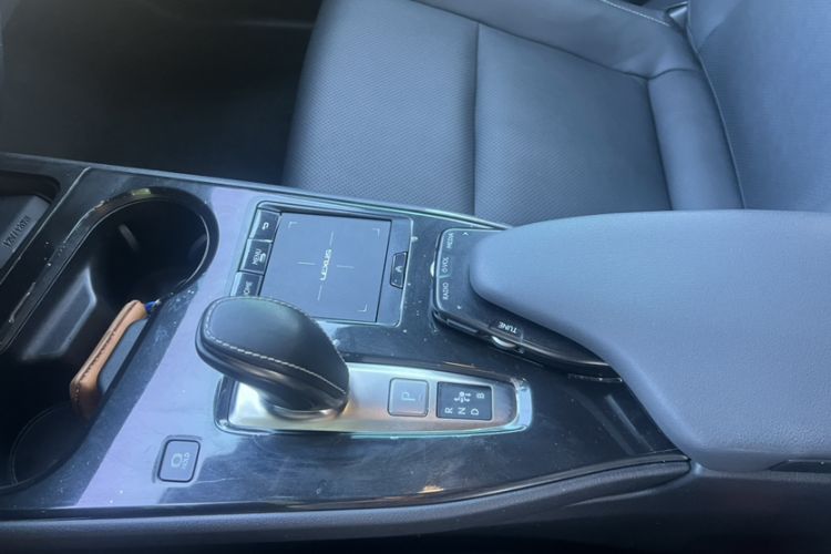 Used Lexus UX New Energy 2020 300e Pure·Joy Edition Interior 5