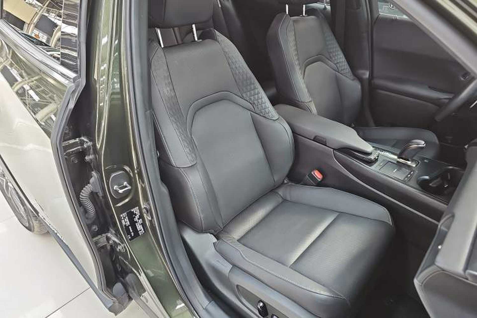 Used Lexus UX New Energy 2020 300e Pure·Joy Edition Right Front Seat