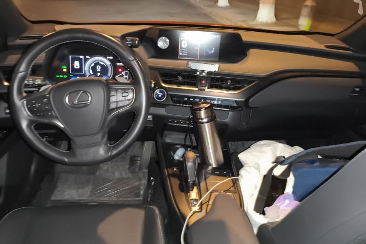 Used Lexus UX New Energy 2020 300e Pure·Joy Edition Center Console