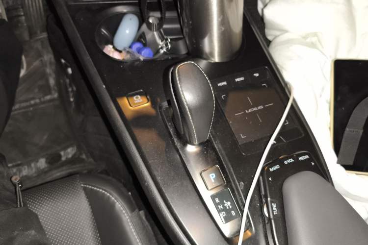 Used Lexus UX New Energy 2020 300e Pure·Joy Edition Gear Lever