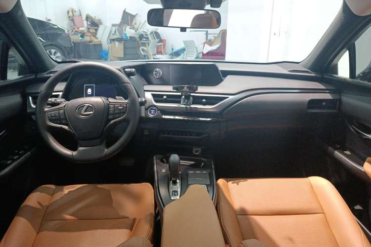 Used Lexus UX New Energy 2020 300e Pure·Joy Edition Center Console
