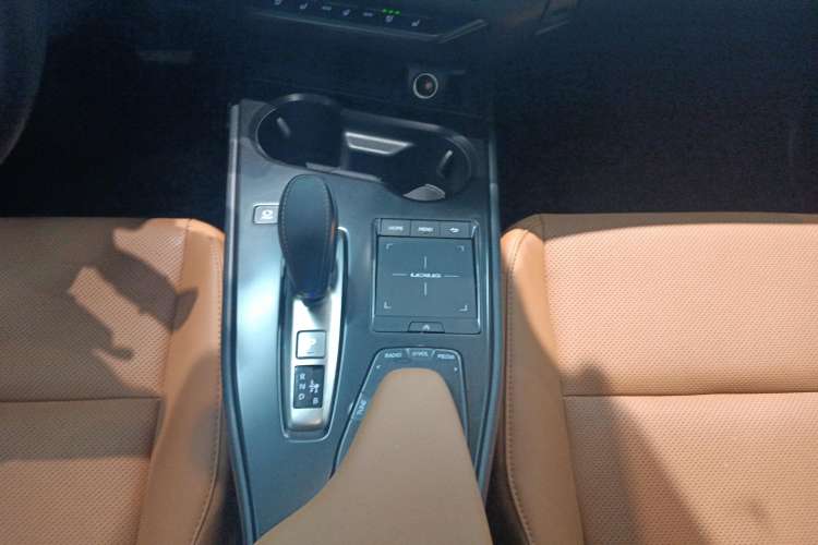 Used Lexus UX New Energy 2020 300e Pure·Joy Edition Gear Lever