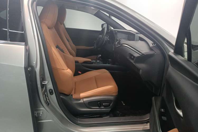 Used Lexus UX New Energy 2020 300e Pure·Joy Edition Right Front Seat
