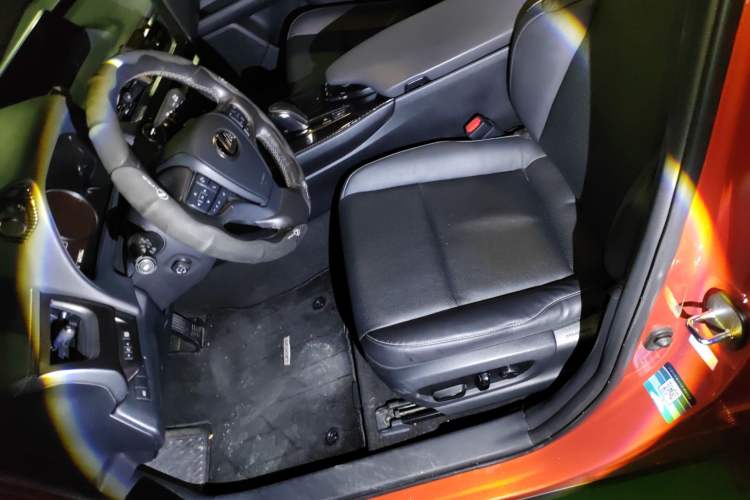 Used Lexus UX New Energy 2020 300e Pure·Joy Edition Left Front Seat