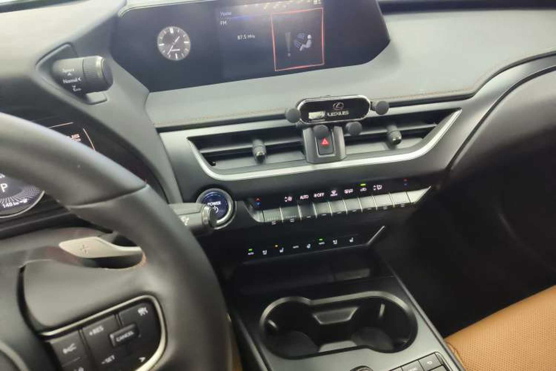 Used Lexus UX New Energy 2020 300e Pure·Joy Edition Audio And AC Panel