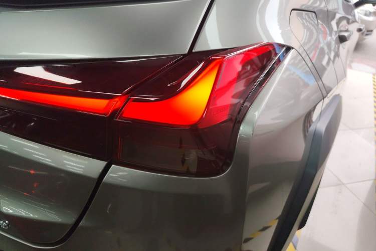 Used Lexus UX New Energy 2020 300e Pure·Joy Edition Exterior 6