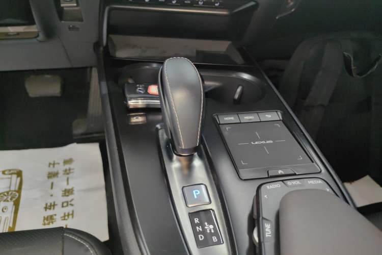 Used Lexus UX New Energy 2020 300e Pure·Joy Edition Gear Lever