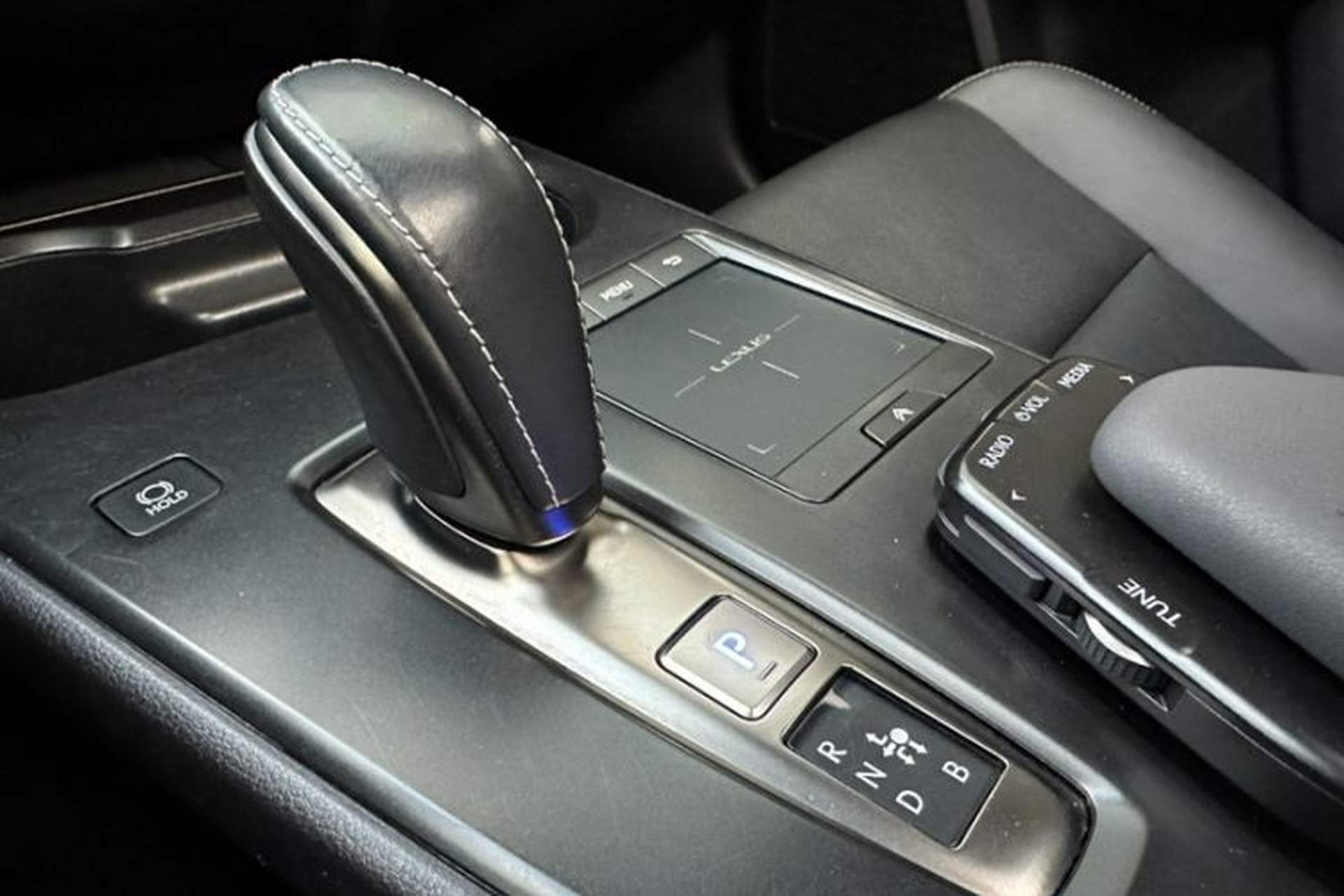 Used Lexus UX New Energy 2020 300e Pure·Joy Edition Gear Lever
