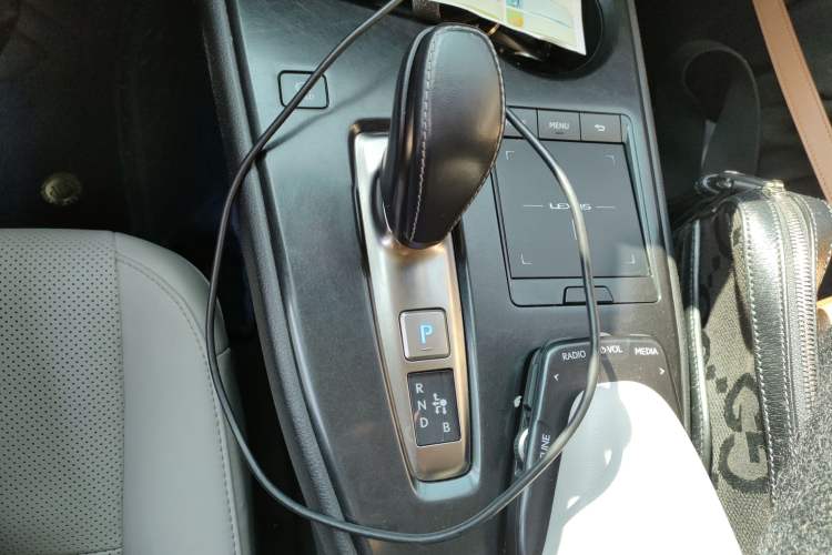 Used Lexus UX New Energy 2020 300e Pure·Joy Edition Gear Lever