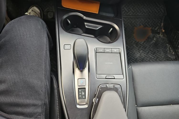 Used Lexus UX New Energy 2020 300e Pure·Joy Edition Gear Lever