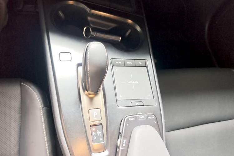 Used Lexus UX New Energy 2020 300e Pure·Joy Edition Gear Lever