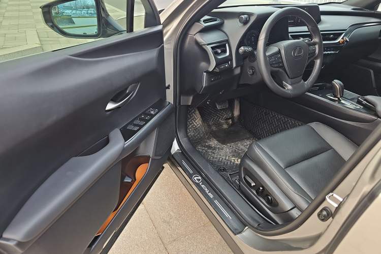 Used Lexus UX New Energy 2020 300e Pure·Joy Edition Interior 2
