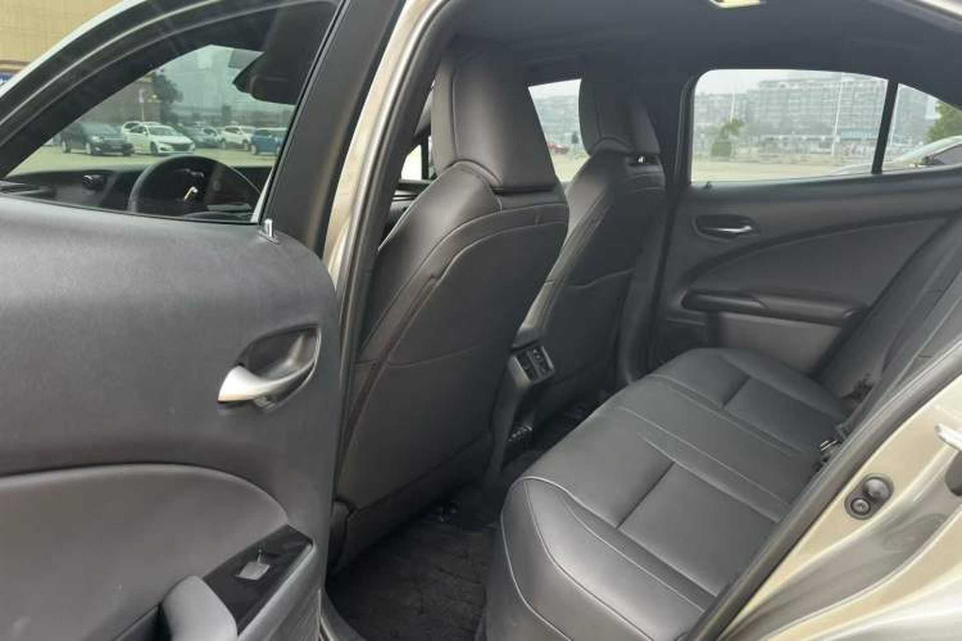 Used Lexus UX New Energy 2020 300e Pure·Joy Edition Interior 3