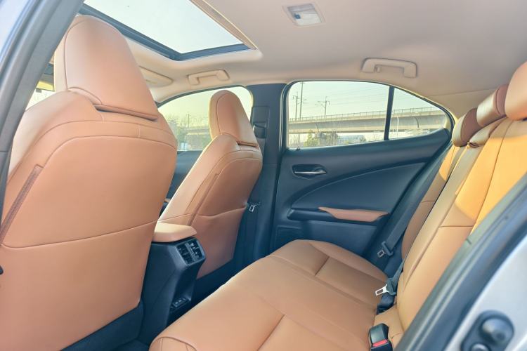 Used Lexus UX New Energy 2020 300e Pure·Joy Edition Interior 3