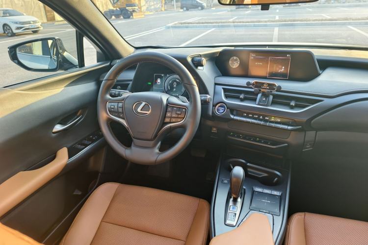 Used Lexus UX New Energy 2020 300e Pure·Joy Edition Interior 5