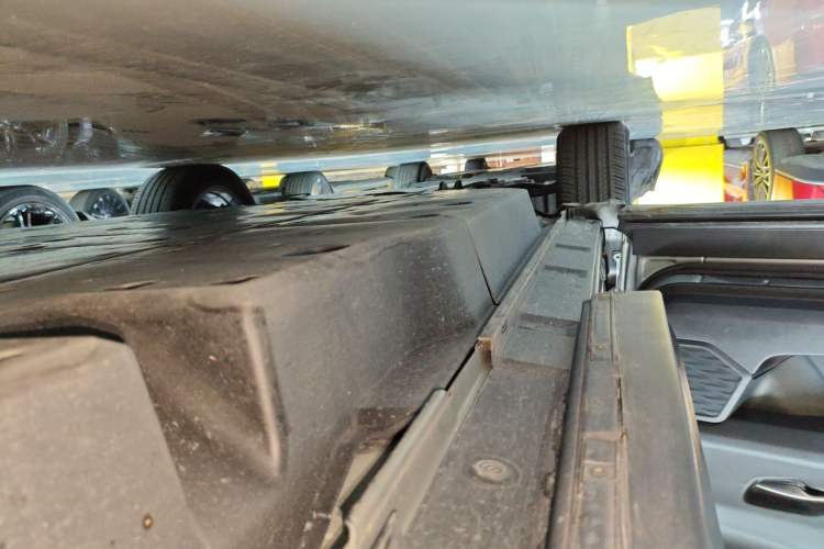 Used Lexus UX New Energy 2020 300e Pure·Joy Edition Left Side Sill
