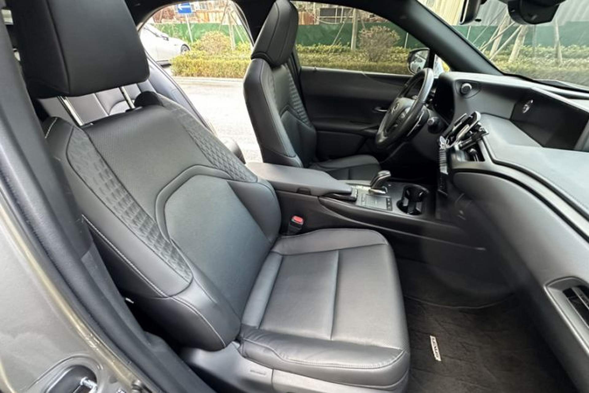Used Lexus UX New Energy 2020 300e Pure·Joy Edition Right Front Seat