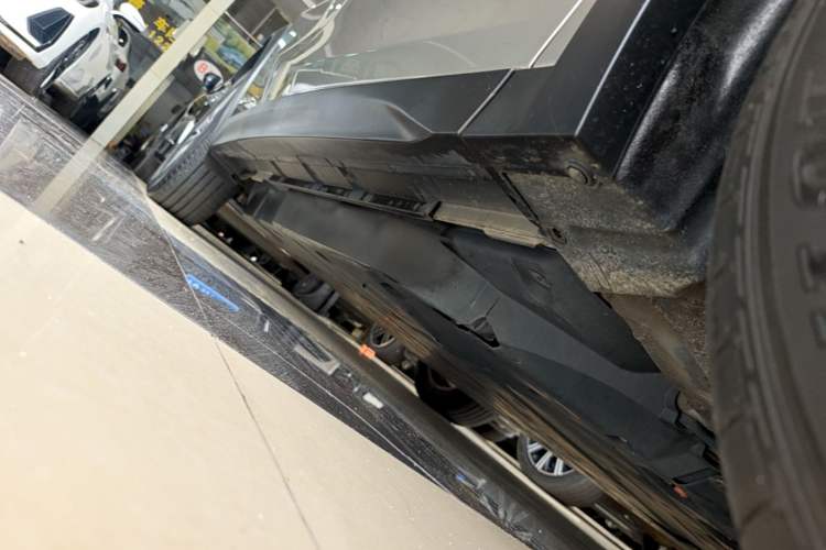 Used Lexus UX New Energy 2020 300e Pure·Joy Edition Right Side Sill