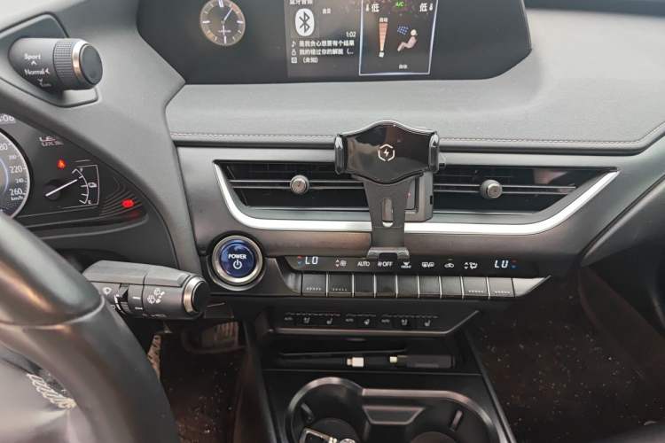 Used Lexus UX New Energy 2020 300e Pure·Joy Edition Audio And AC Panel