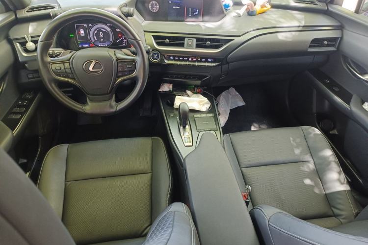 Used Lexus UX New Energy 2020 300e Pure·Joy Edition Center Console