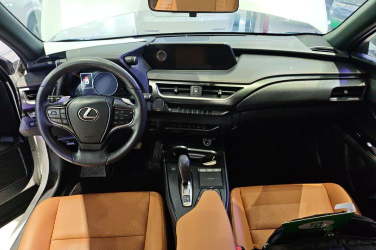 Used Lexus UX New Energy 2020 300e Pure·Joy Edition Center Console