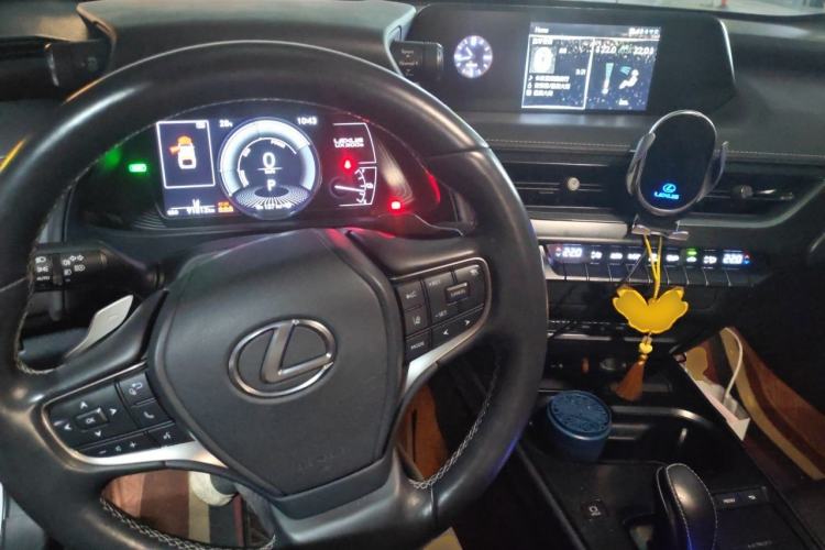 Used Lexus UX New Energy 2020 300e Pure·Joy Edition Center Console