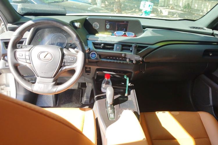 Used Lexus UX New Energy 2020 300e Pure·Joy Edition Center Console