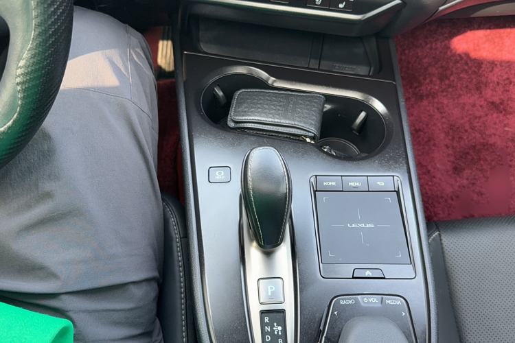 Used Lexus UX New Energy 2020 300e Pure·Joy Edition Gear Lever