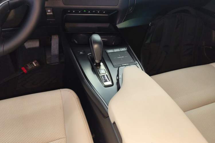 Used Lexus UX New Energy 2020 300e Pure·Joy Edition Gear Lever
