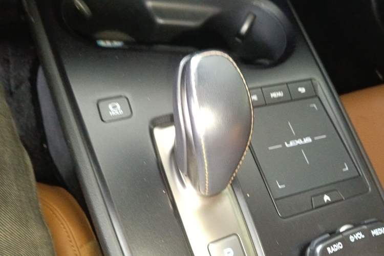 Used Lexus UX New Energy 2020 300e Pure·Joy Edition Gear Lever