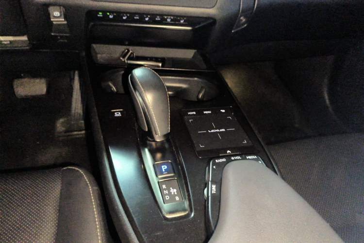 Used Lexus UX New Energy 2020 300e Pure·Joy Edition Gear Lever