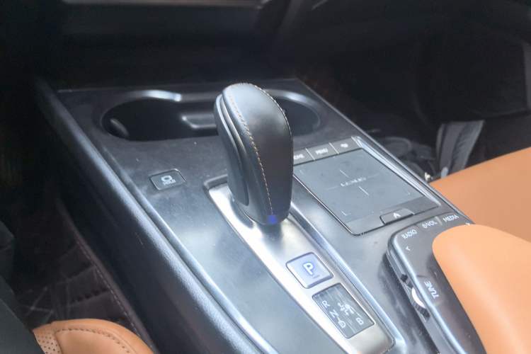 Used Lexus UX New Energy 2020 300e Pure·Joy Edition Gear Lever