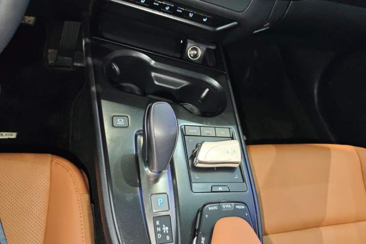 Used Lexus UX New Energy 2020 300e Pure·Joy Edition Gear Lever